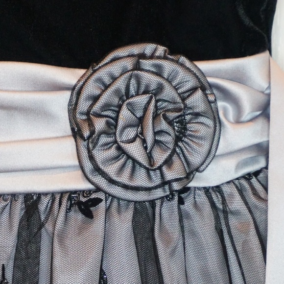 Velvet black dress for kids. - Picture 2 of 6